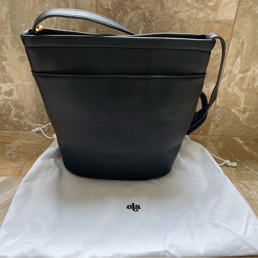 Ela Black Pebbled Leather Shoulder / Bucket Bag – Excellent Condition -LMar 29